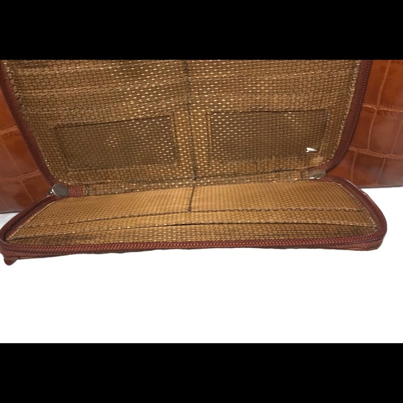 Brown Leather Marc Chantal Purse - Picture 8 of 8
